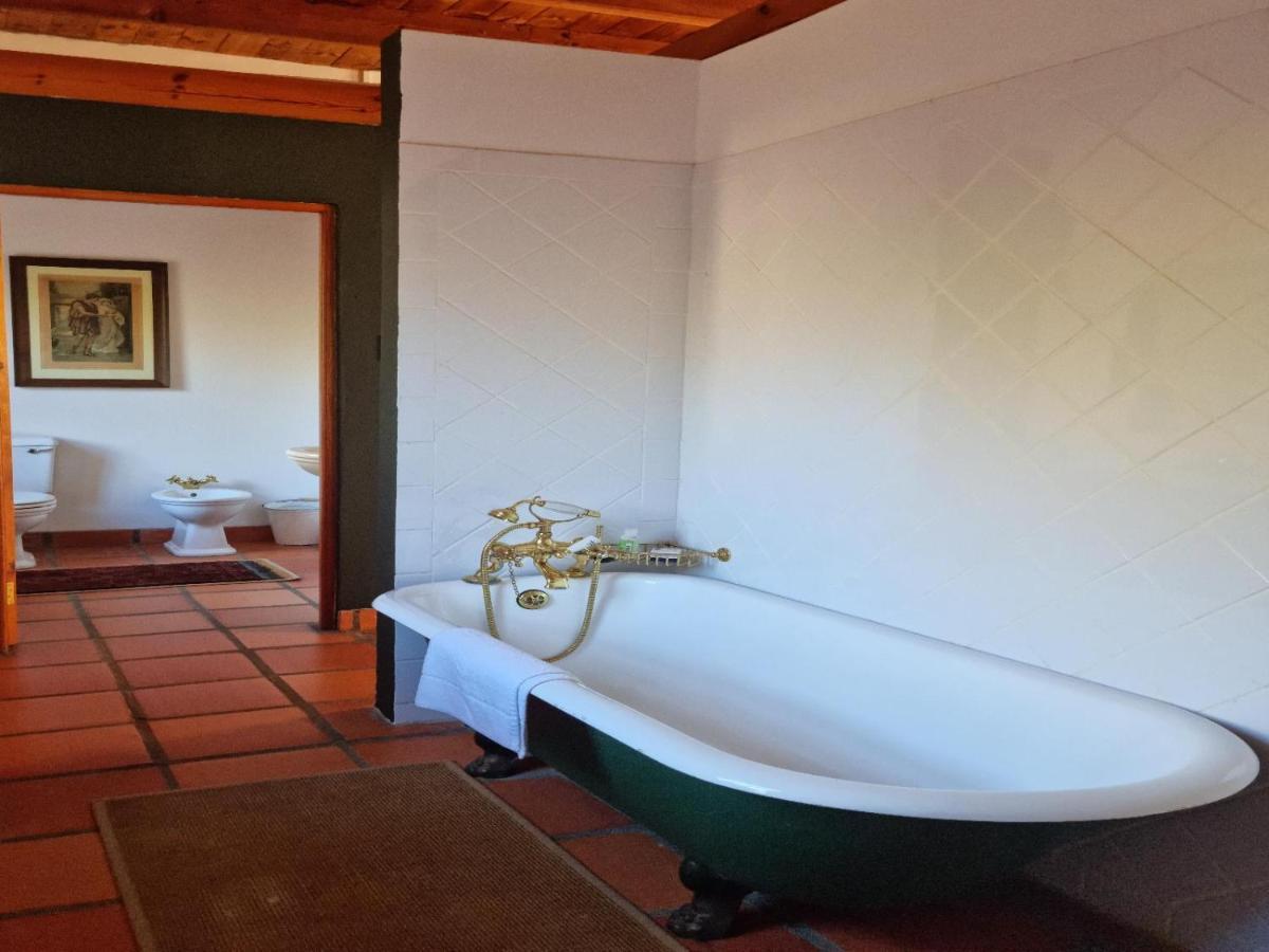 BuffelskloofRed Mountain Ridge Karoo Oasis And Guest Farmアパートメント エクステリア 写真